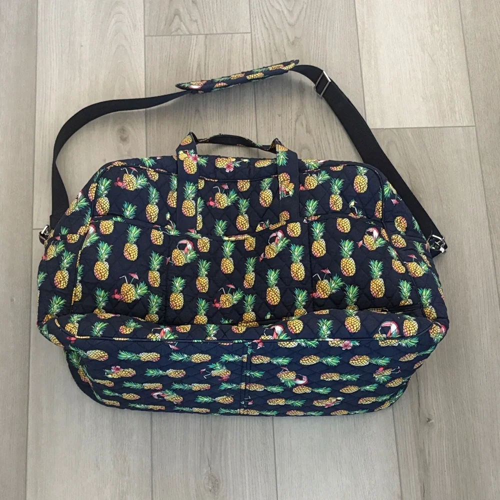 Vera Bradley Toucan Party Pineapple quilted bag set. Plus 4 other travel items - Picture 15 of 16